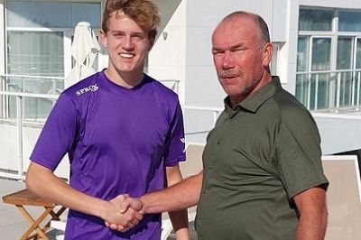 Doelman Stef Hoogervorst komt over naar het Eerste
