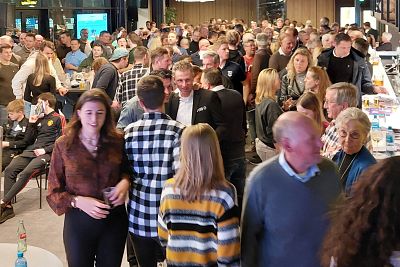 LEIDING KANTINE COMMISSIE STOPT NA 13 JAAR