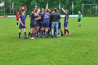 Eerste elftal verliest laatste wedstrijd, maar ziet Onder 23 kampioen worden