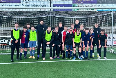 Training JO15-2 van 5 spelers van VVSB1