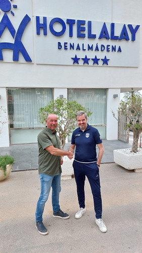 ASSISTENT TRAINER MAARTEN KOOP LANGER IN DE STAF