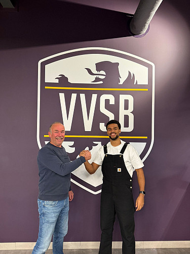 Segun Owobowale heeft bijgetekend