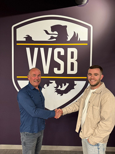 Ricardo Kuijvenhoven ook volgend seizoen in het paars-geel! 