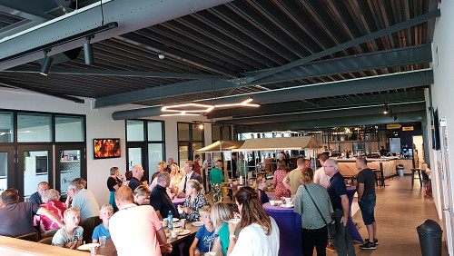 Vrijwilligers VVSB genieten van heerlijke lunch