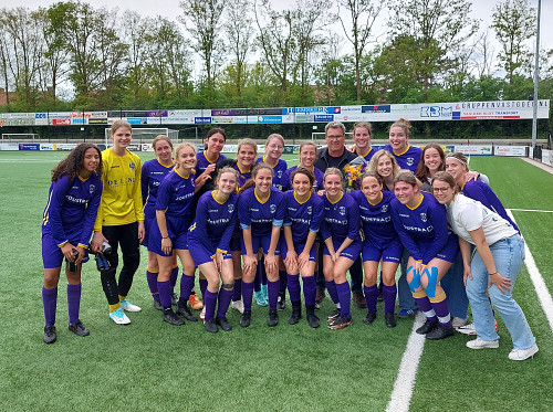 Alex Neuteboom zwaait af bij Dames 1