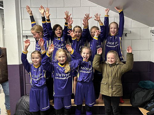 De Meiden van VVSB MO10-2 zijn kampioen!