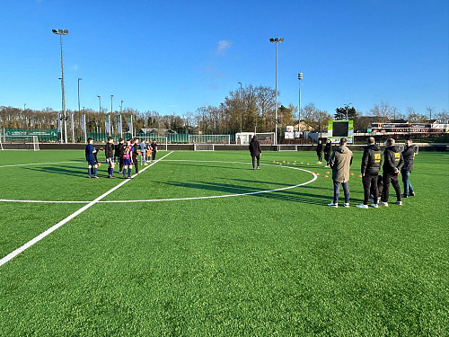 Training JO15-2 van 5 spelers van VVSB1
