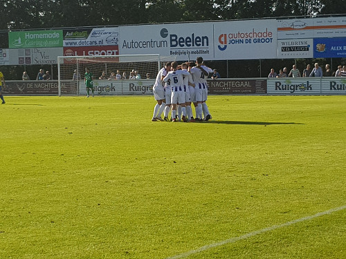 VVSB wint knotsgekke bollenderby van FC Lisse
