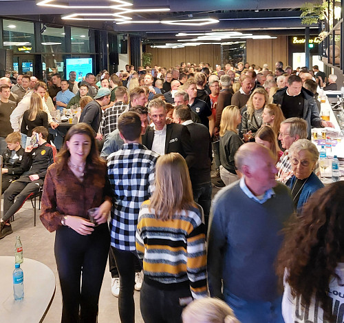 LEIDING KANTINE COMMISSIE STOPT NA 13 JAAR