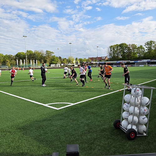 Zaterdag 9 krijgt training van ons 1e